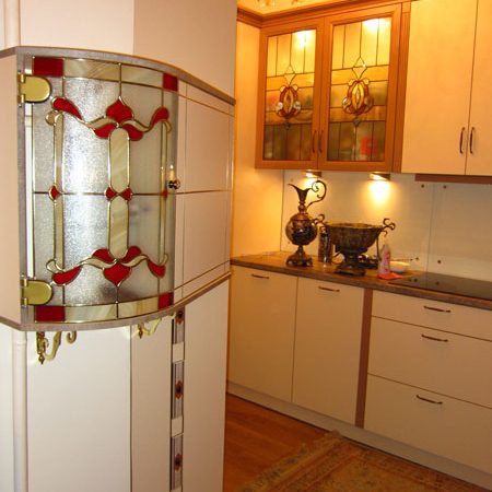 Virtuve ar vitrāžām