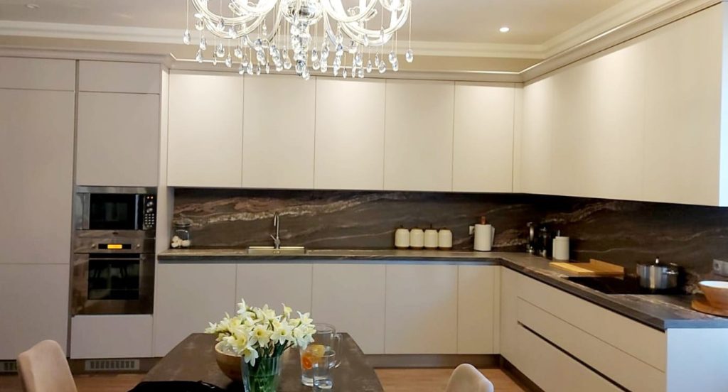 Interjera dizainera veidota virtuve