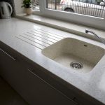 Virtuves darba virsma bez redzamām šuvēm (Corian)