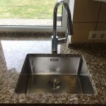 Virtuves darba virsma no dabīgā akmens