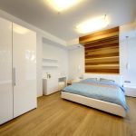 Skapis ar bīdāmām durvīm​