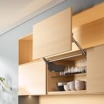 Virtuves skapis ar mehānismu